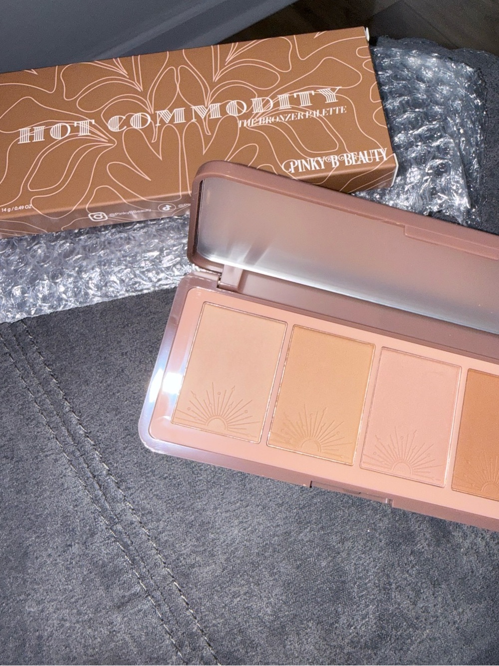 Pinky B Beauty Neutral Peach Bronzer & Contour Palette — Peach Shades